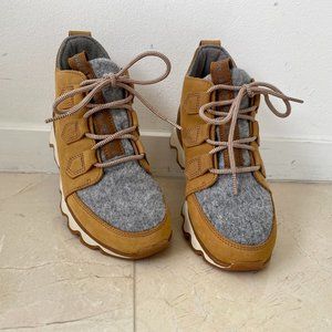 Sorel Kinetic Caribou Boot Camel and Gray
